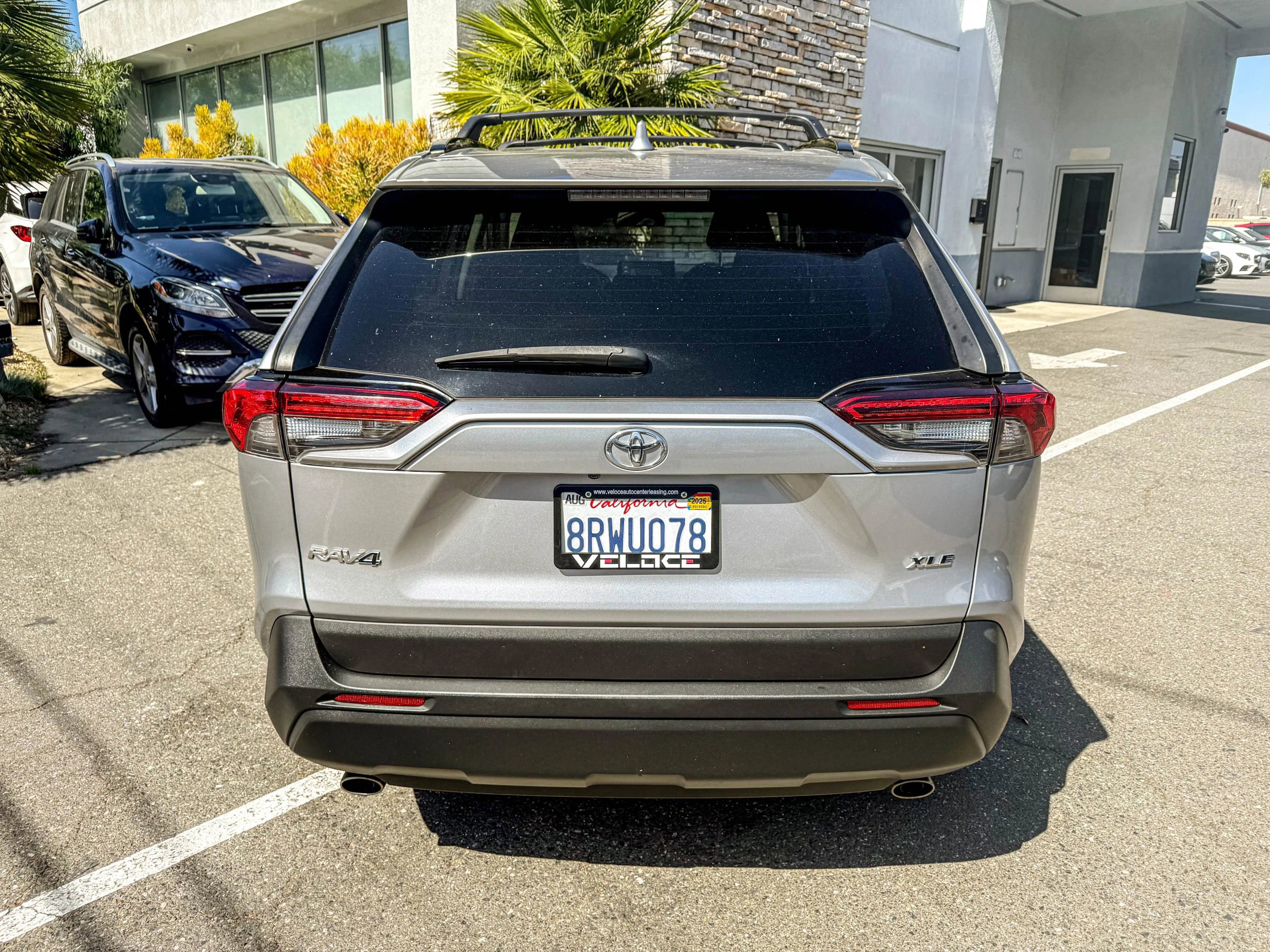 Used 2020 Toyota RAV4 XLE image 11