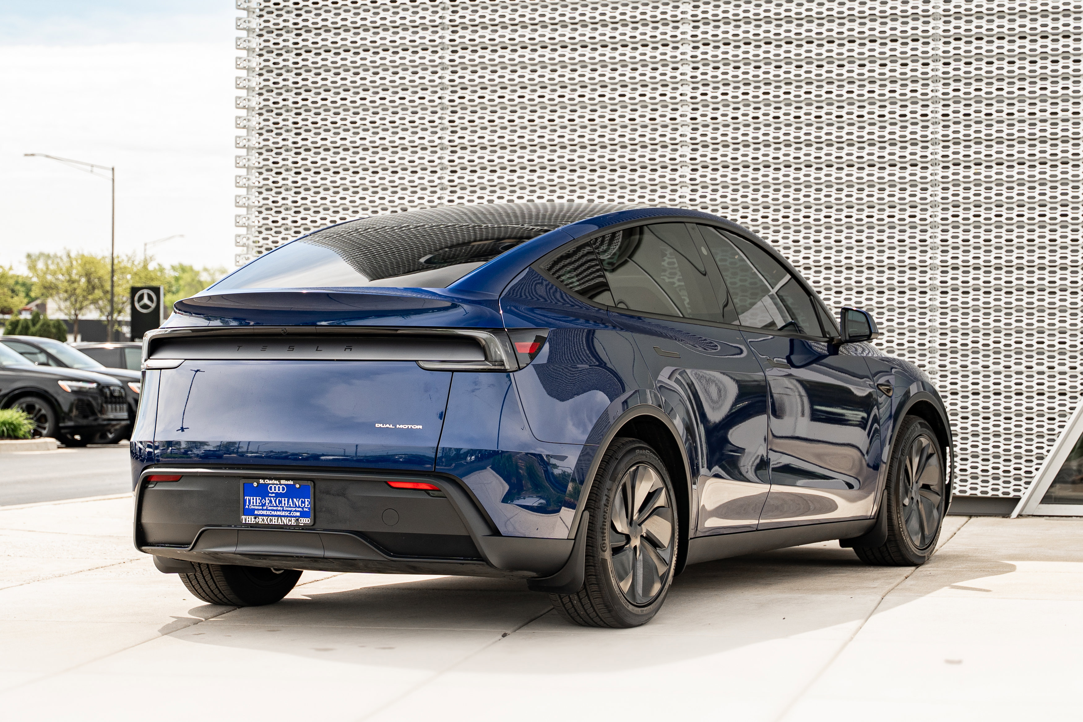 Used 2026 Tesla Model Y Long Range AWD/4WD image 4