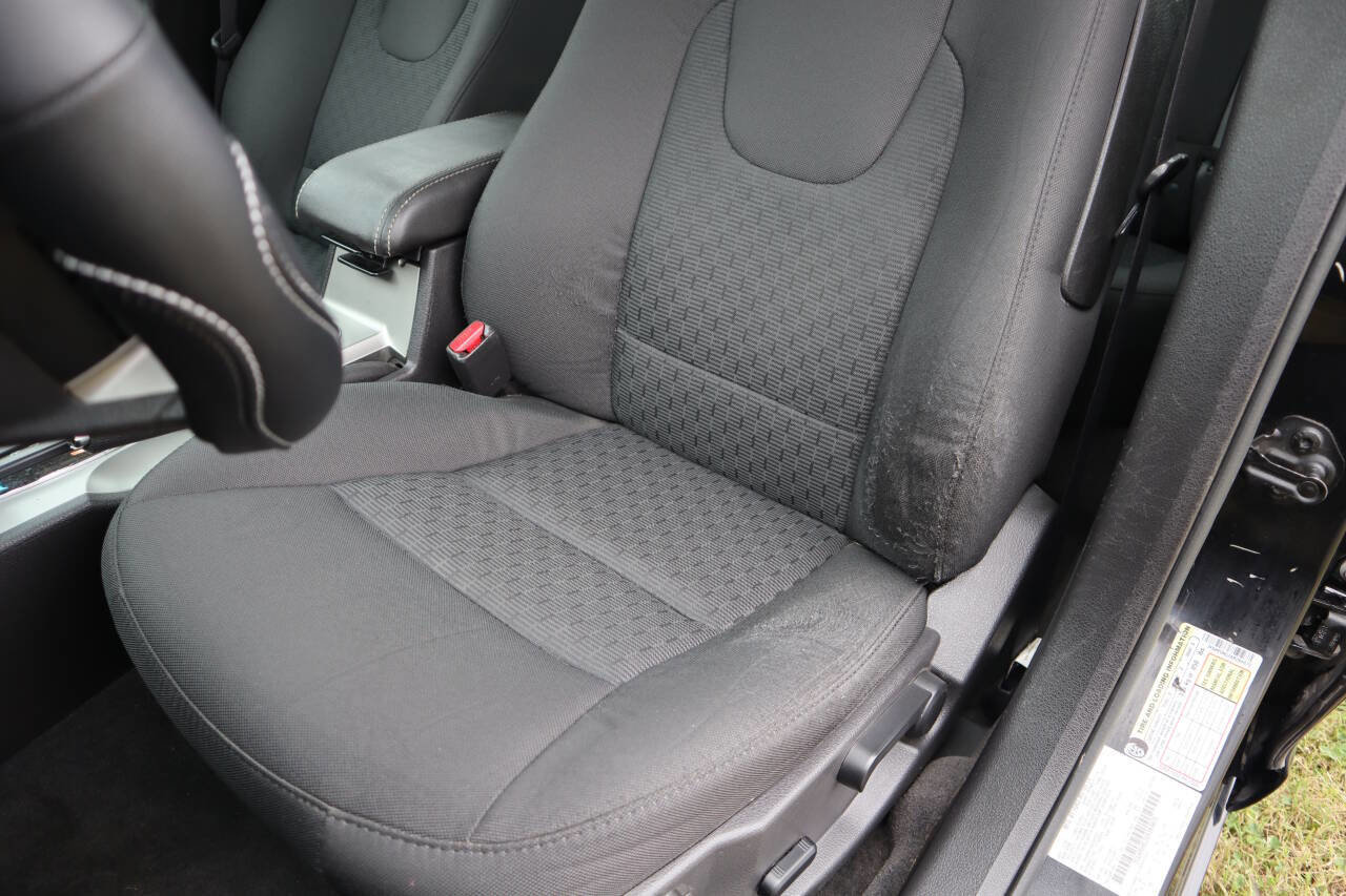 Used 2010 Ford Fusion SE image 9