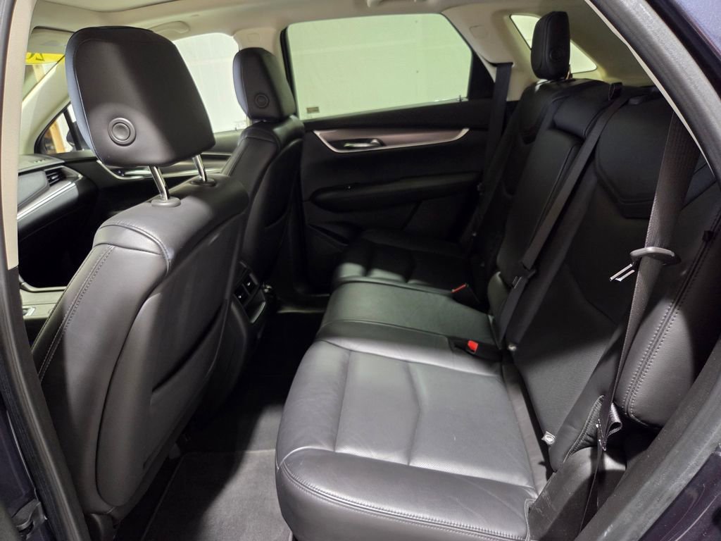 Used 2018 Cadillac XT5 Luxury image 14