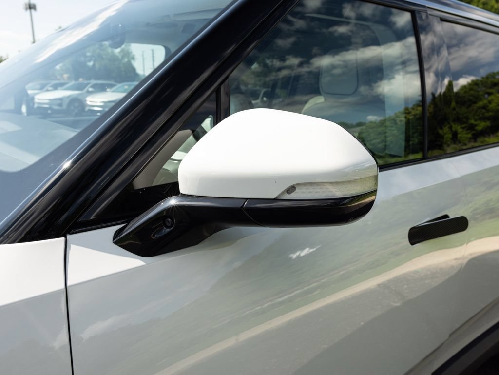 Used 2023 Rivian R1S Launch Edition AWD/4WD image 16