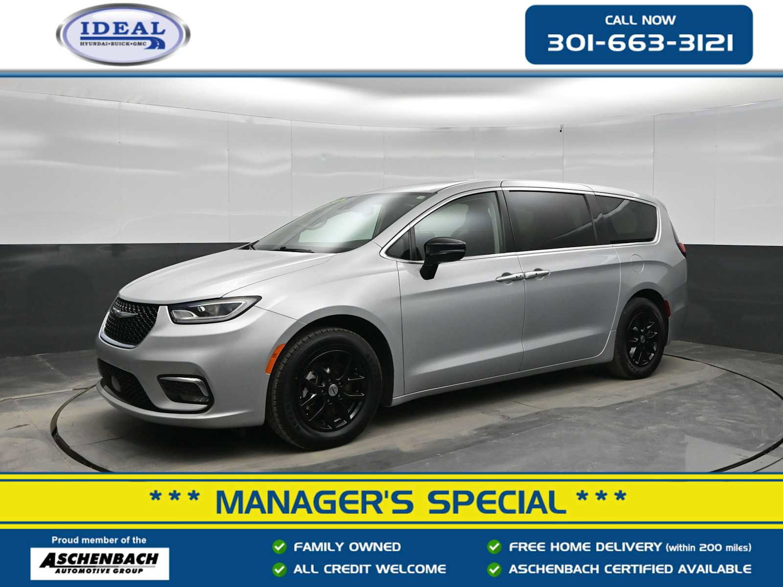 Used 2024 Chrysler Pacifica Touring-L FWD image 1