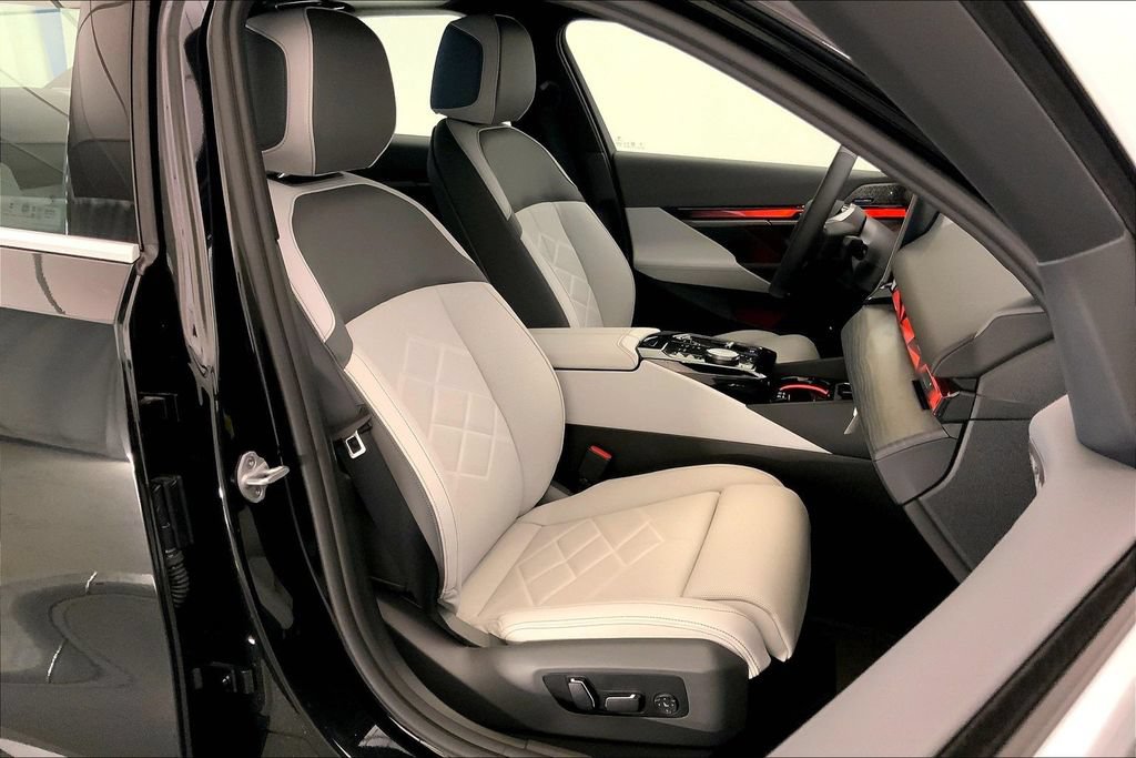 New 2026 BMW i5 eDrive40 w/ Premium Package AWD/4WD image 7