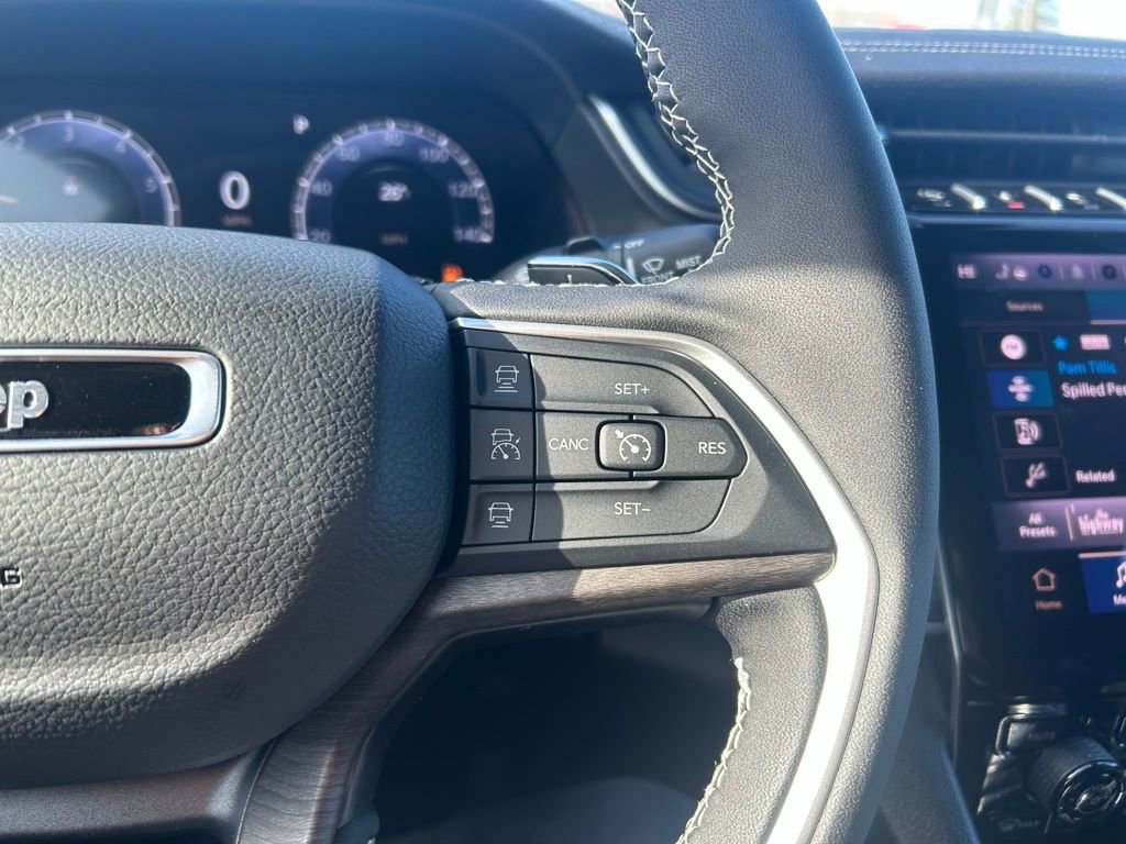 New 2025 Jeep Grand Cherokee Limited image 10