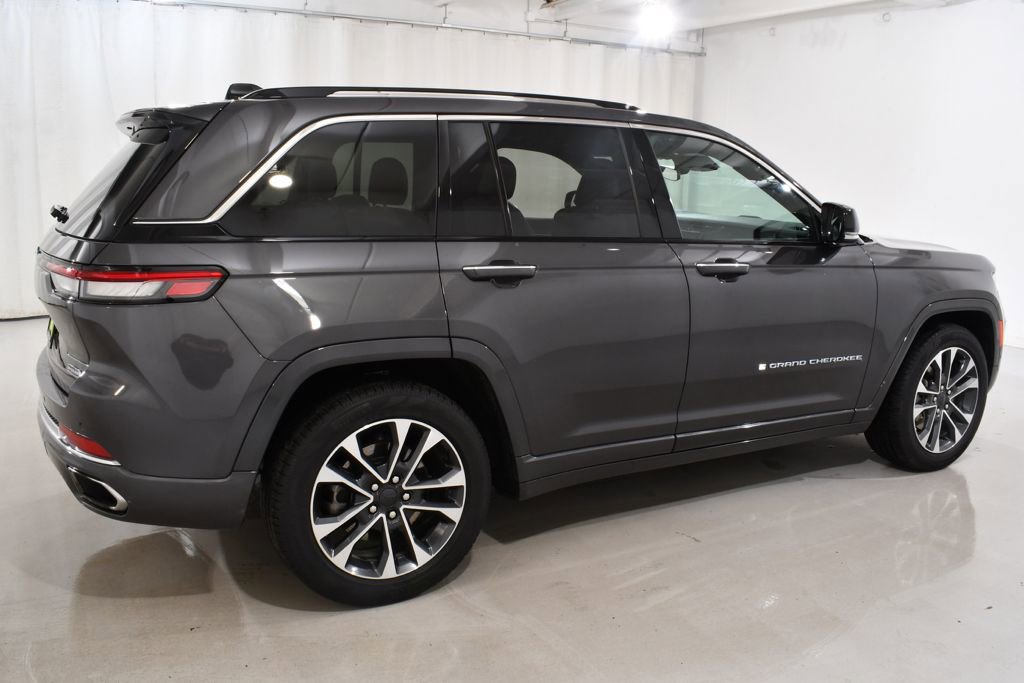 Used 2022 Jeep Grand Cherokee Overland AWD/4WD image 11