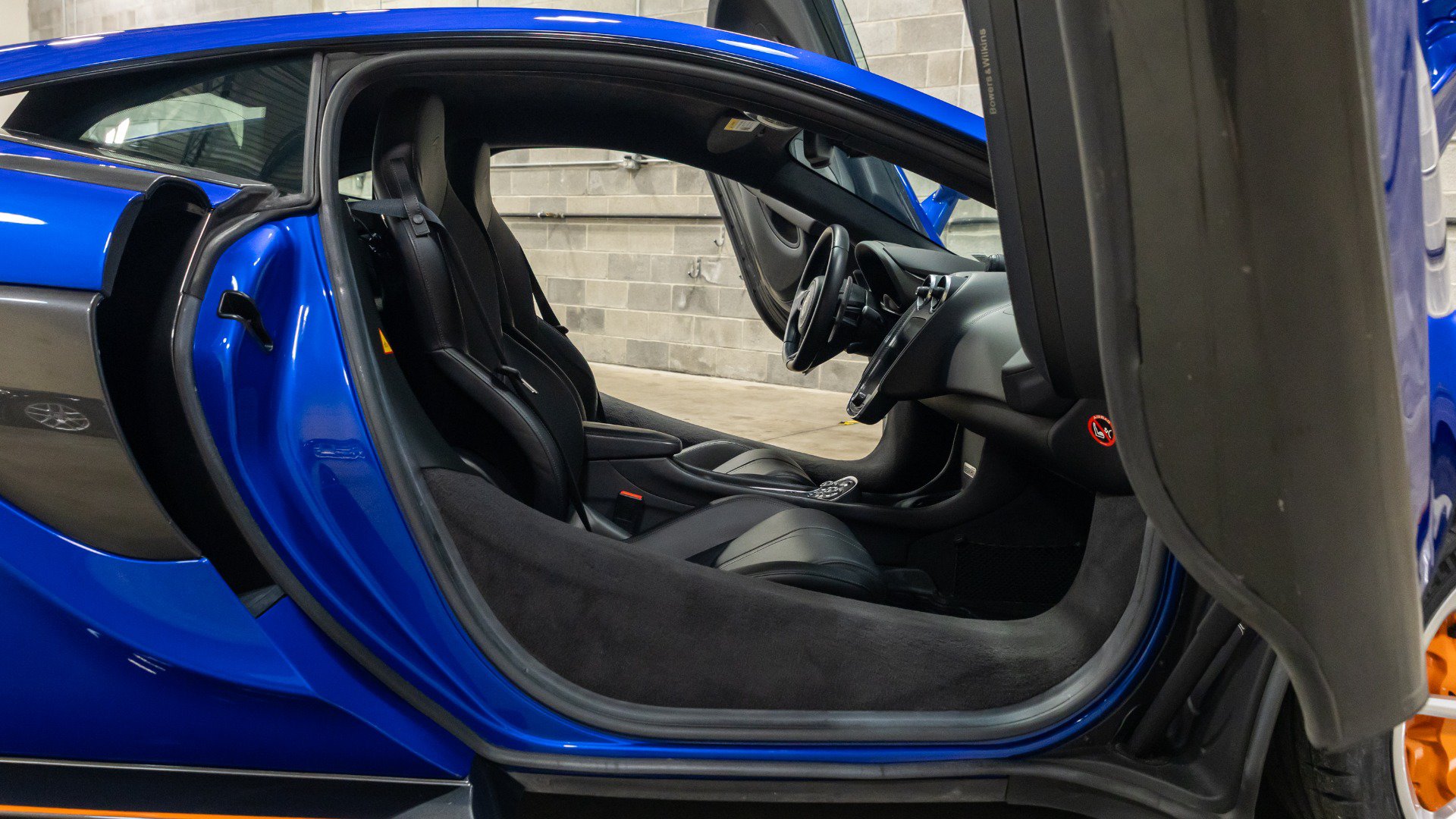 Used 2019 McLaren 570S Coupe RWD image 37