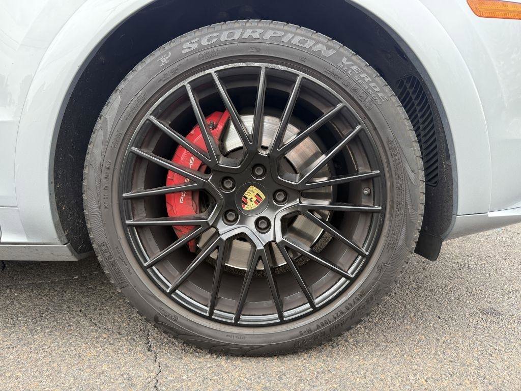 Used 2021 Porsche Cayenne GTS AWD/4WD image 37