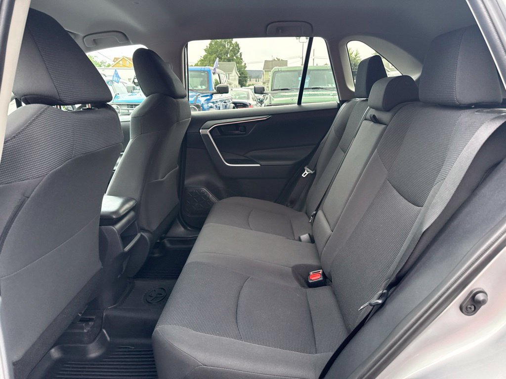 Used 2019 Toyota RAV4 LE w/ All Weather Liner Package AWD/4WD image 15