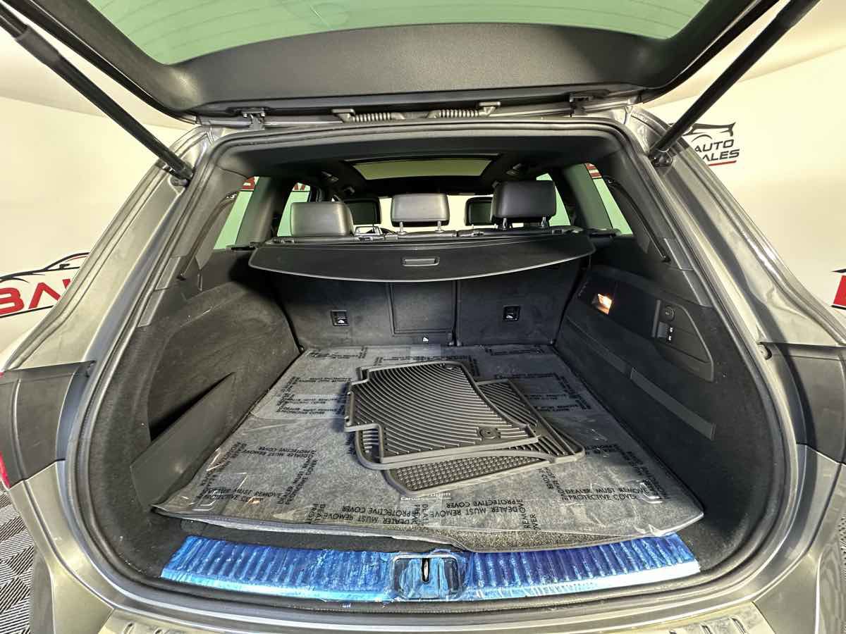 Used 2017 Volkswagen Touareg Wolfsburg Edition image 19