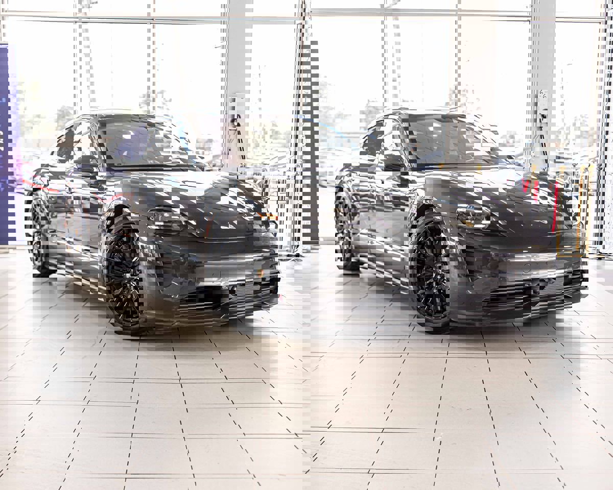 Used 2022 Porsche Taycan GTS image 7