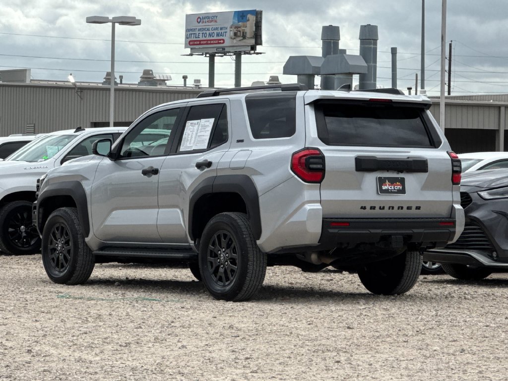 Used 2025 Toyota 4Runner SR5 AWD/4WD image 4