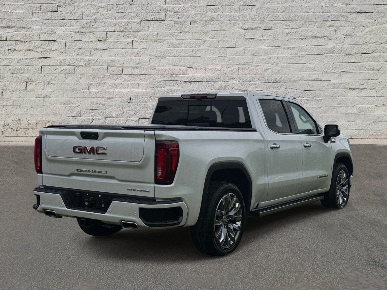 Used 2024 GMC Sierra 1500 Denali w/ Denali Reserve Package AWD/4WD image 5