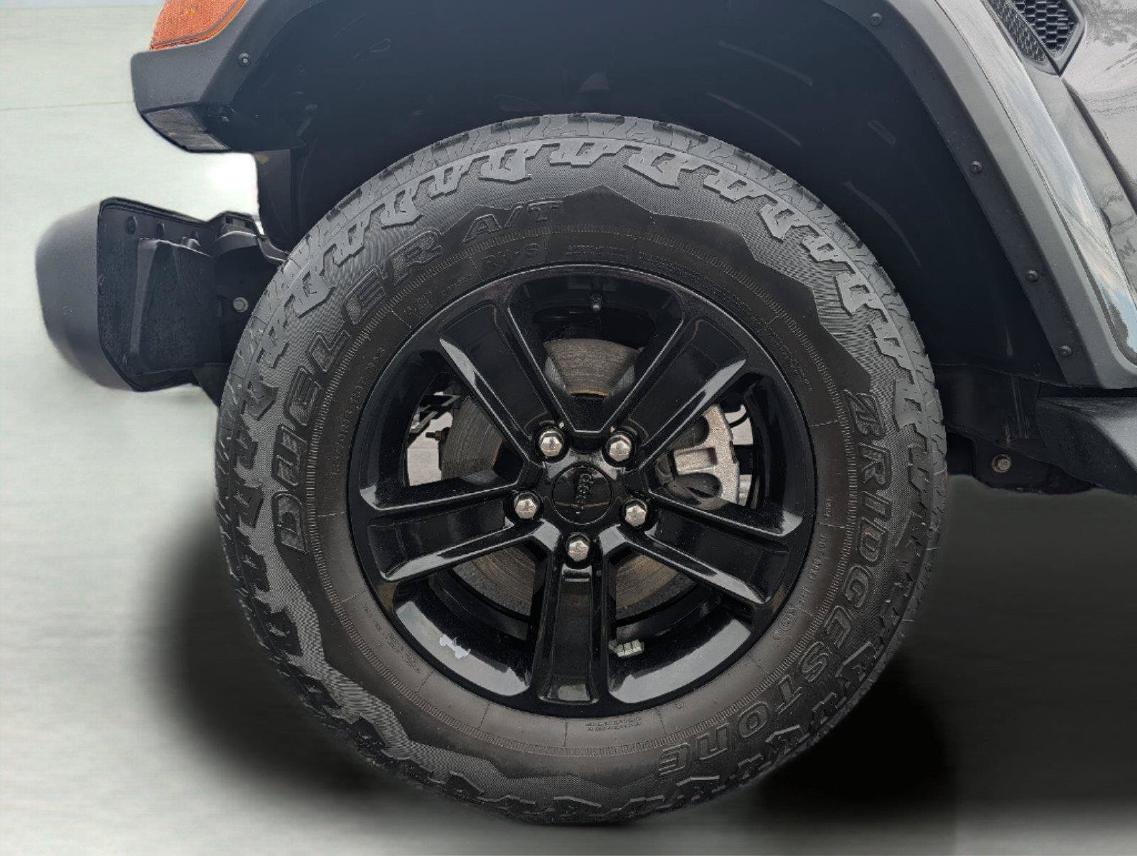 Used 2021 Jeep Wrangler Unlimited Sahara AWD/4WD image 28