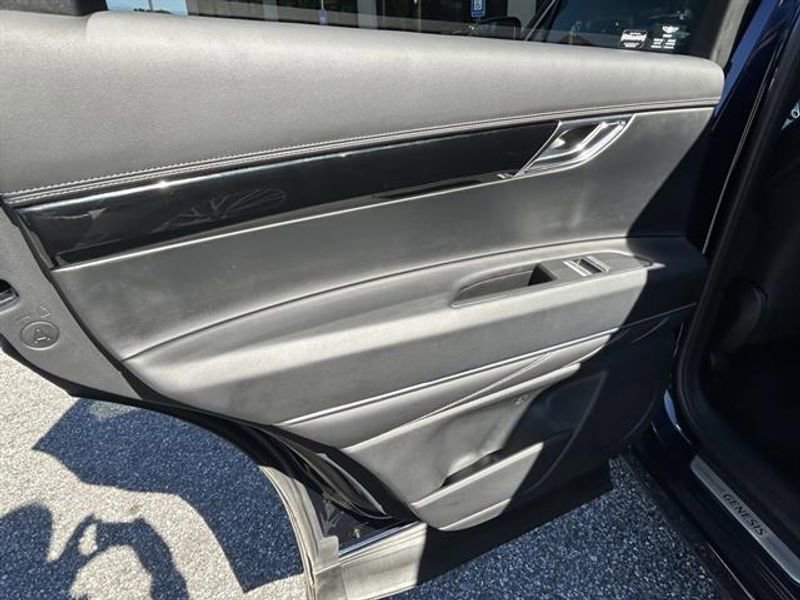 Used 2025 Genesis GV80 2.5T Standard AWD/4WD image 23