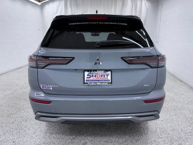 Used 2025 Mitsubishi Outlander SEL FWD image 3