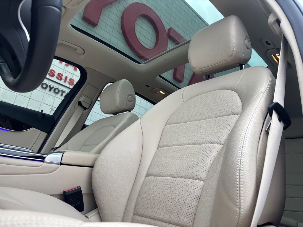 Used 2022 Mercedes-Benz GLC 300 image 11
