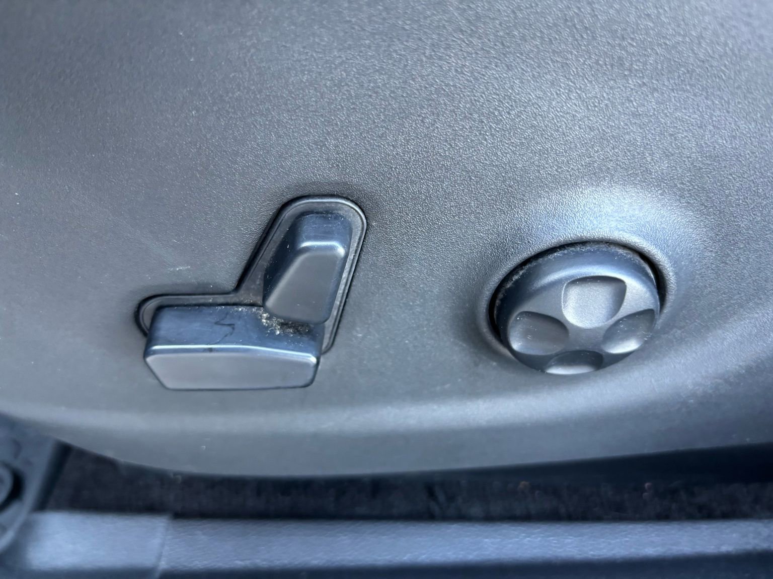 Used 2015 Jeep Cherokee Trailhawk w/ Comfort/Convenience Group image 15