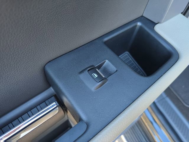 Used 2020 Ford Expedition XLT w/ Equipment Group 202A image 10