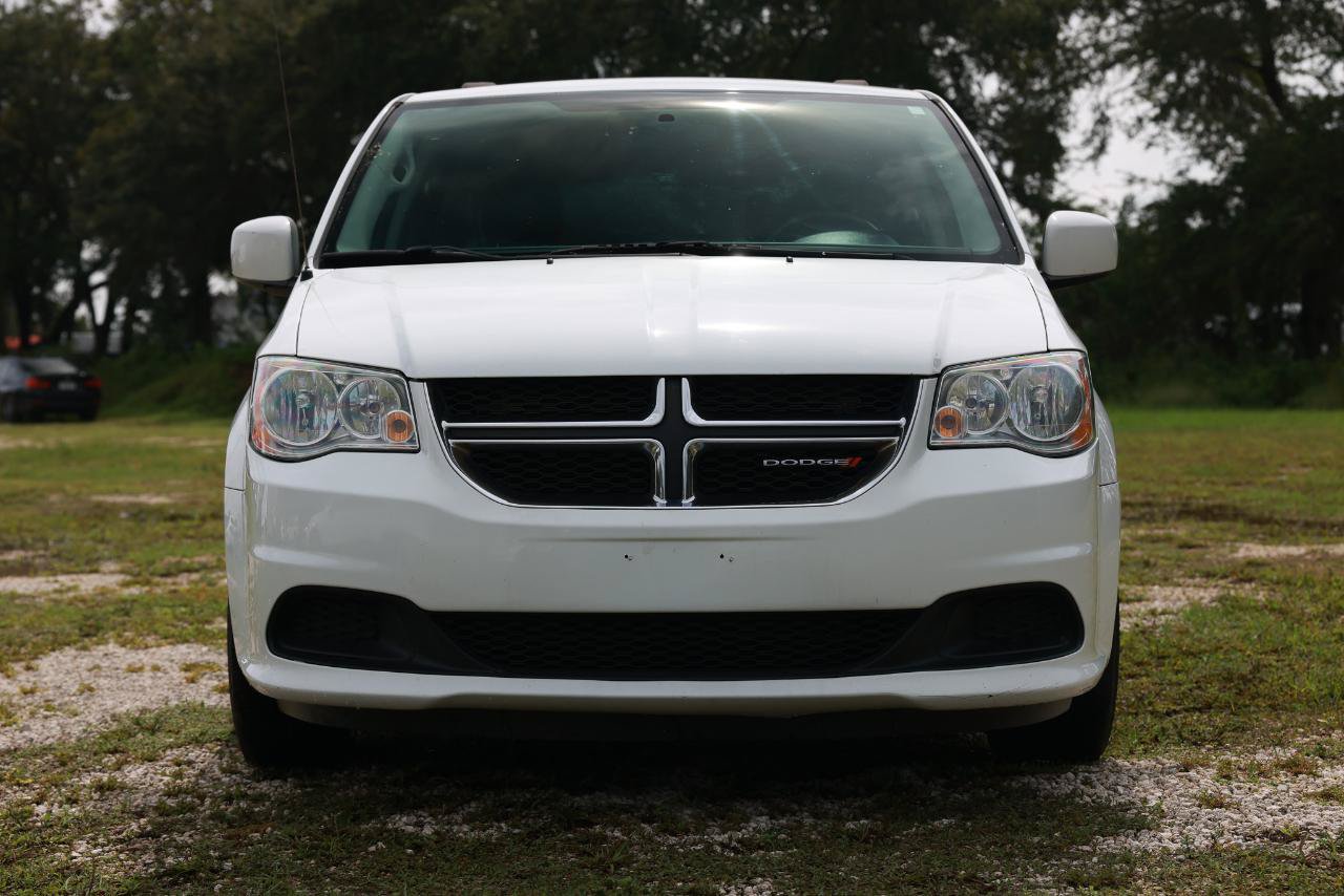Used 2016 Dodge Grand Caravan SXT w/ Rear Park Assist Package FWD image 17