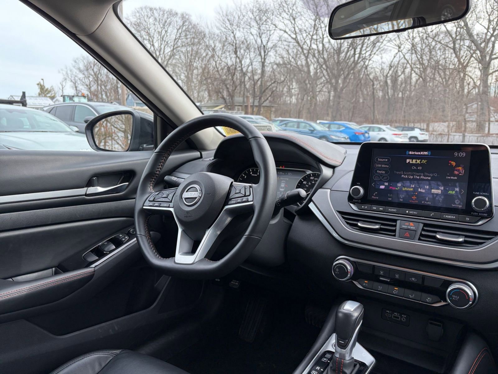 Used 2025 Nissan Altima 2.5 SR image 33