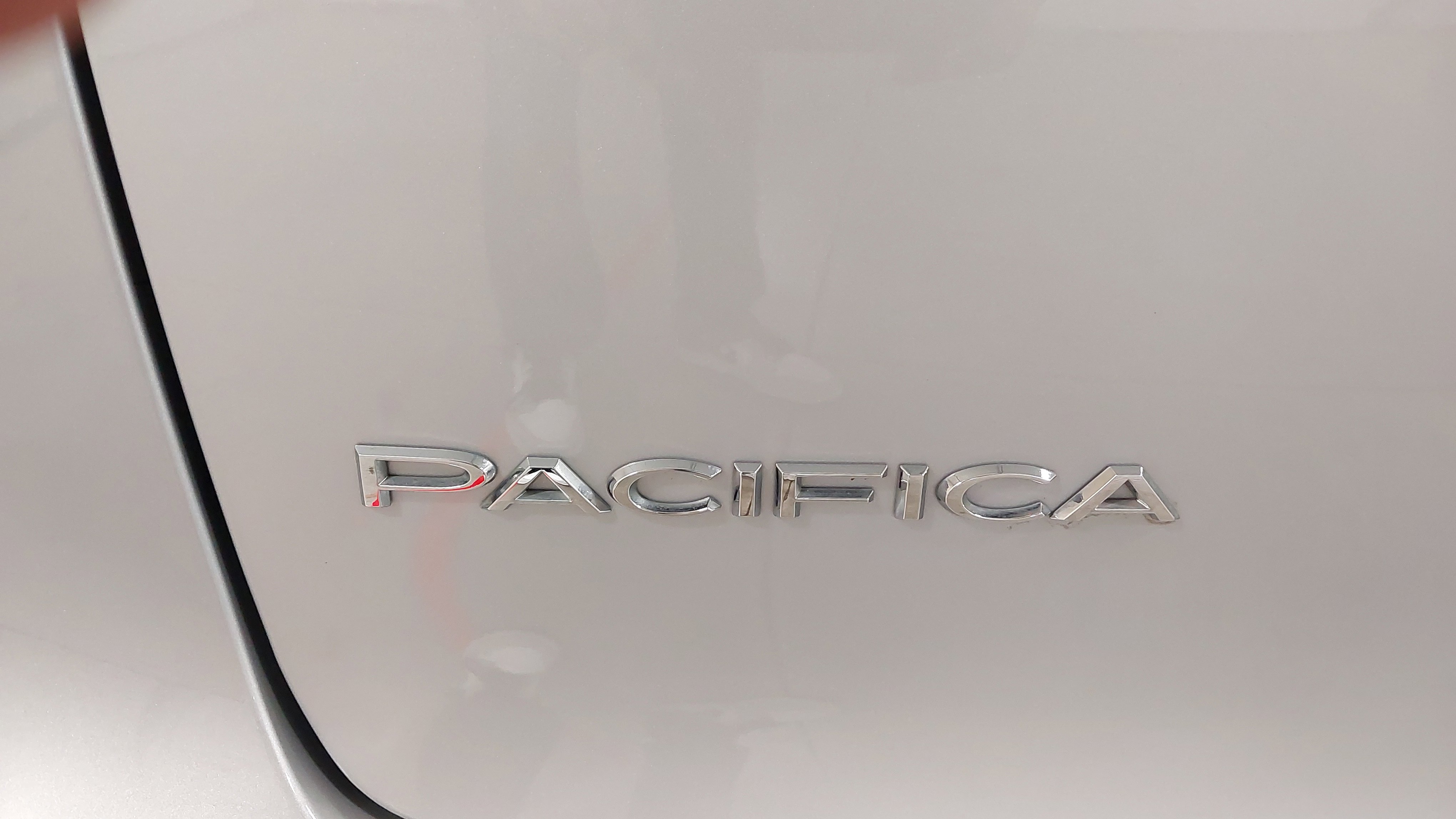 Used 2024 Chrysler Pacifica Touring-L image 32