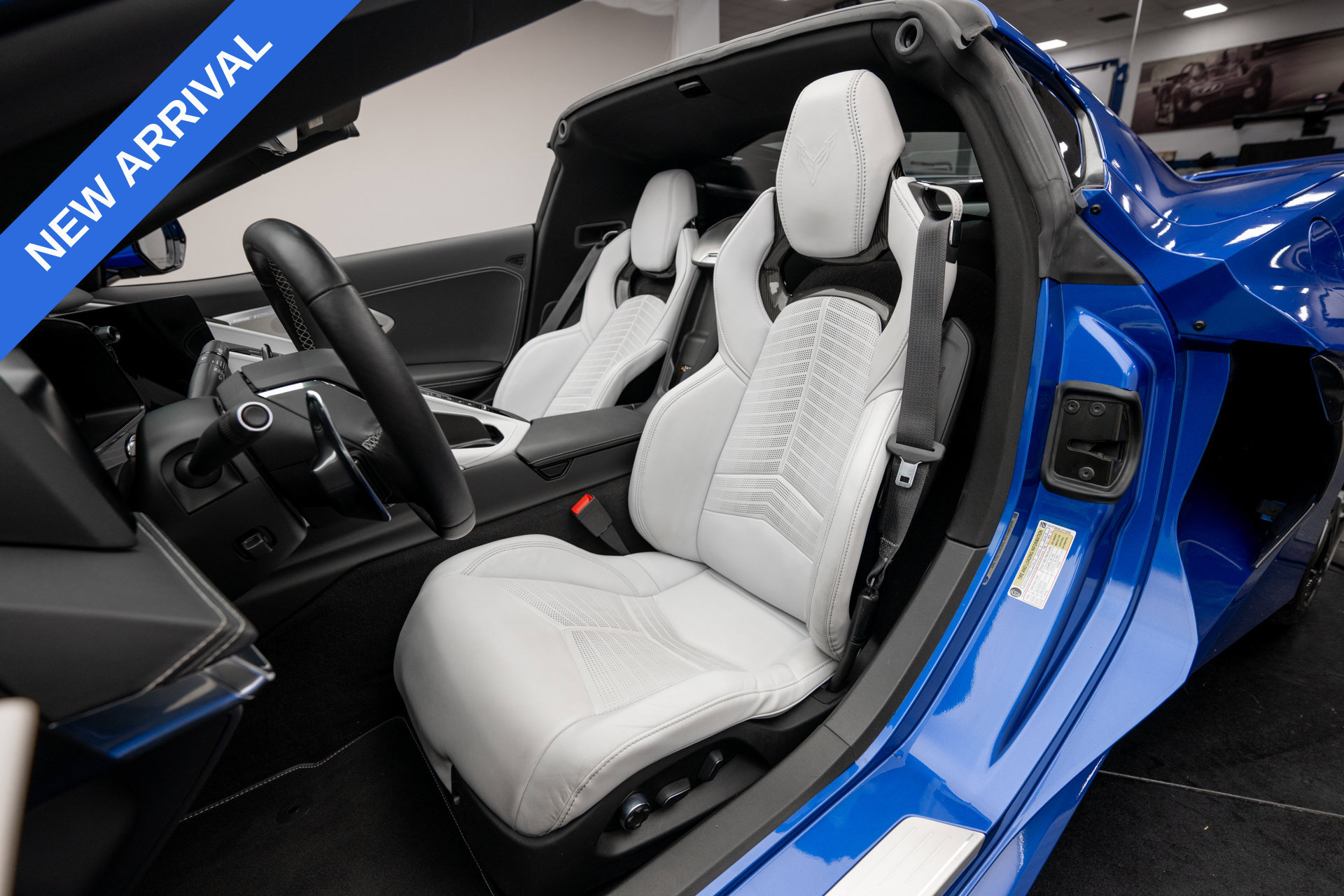 Used 2020 Chevrolet Corvette Stingray Preferred Cpe w/ 2LT Preferred Equipment Group RWD image 13