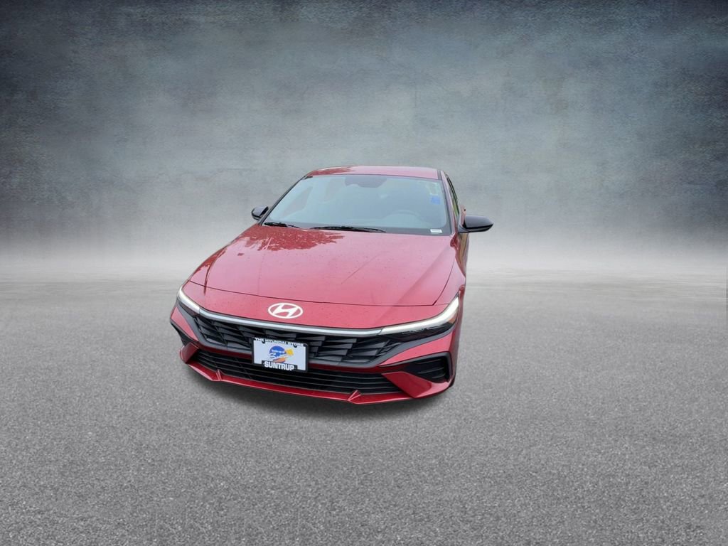 Used 2025 Hyundai Elantra Sport image 7