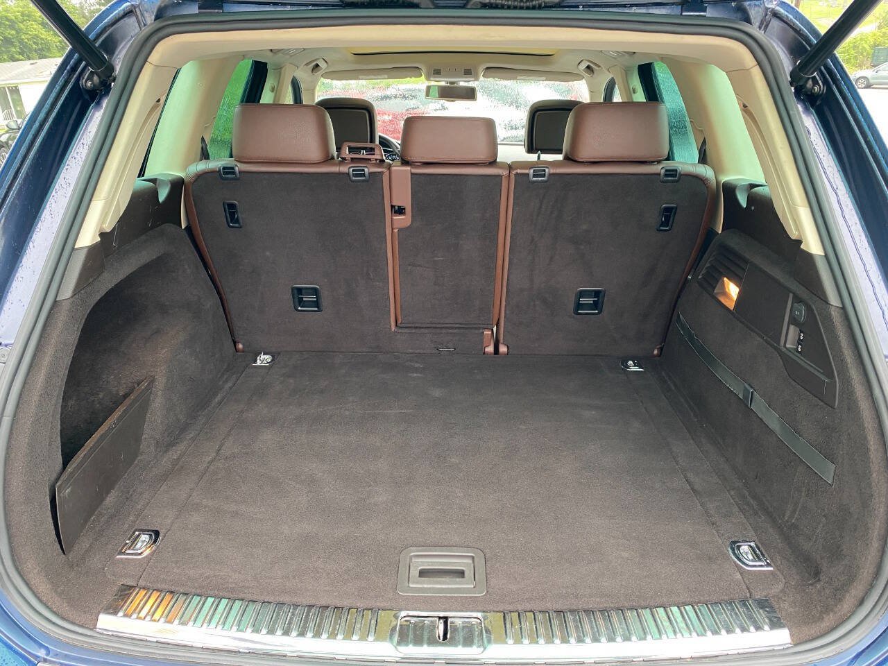 Used 2012 Volkswagen Touareg TDI AWD/4WD image 26
