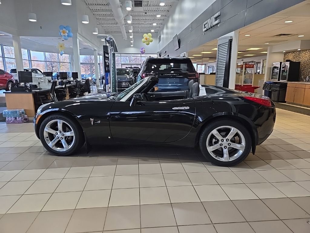 Used 2006 Pontiac Solstice Convertible w/ Premium Package RWD image 28