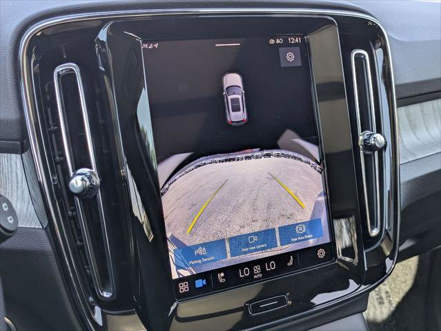 Used 2025 Volvo XC40 B5 Core w/ Protection Package Premier image 18