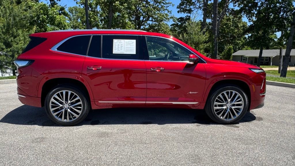 Used 2026 Buick Enclave Avenir w/ Super Cruise Package FWD image 2