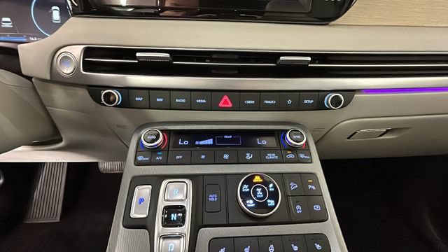 Used 2024 Hyundai Palisade Limited AWD/4WD image 22