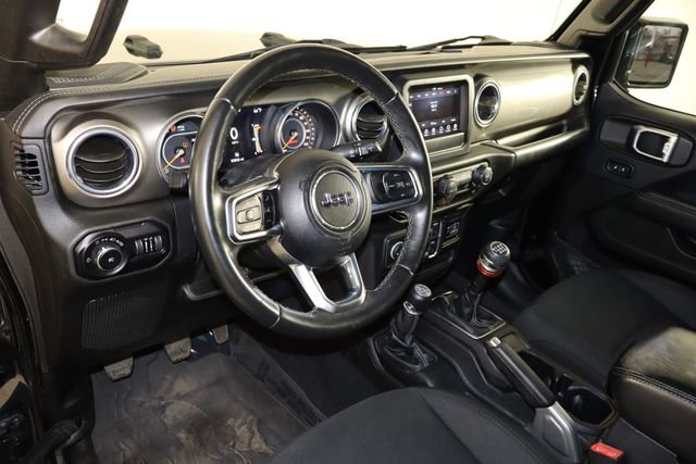 Used 2018 Jeep Wrangler Unlimited Sahara AWD/4WD image 22