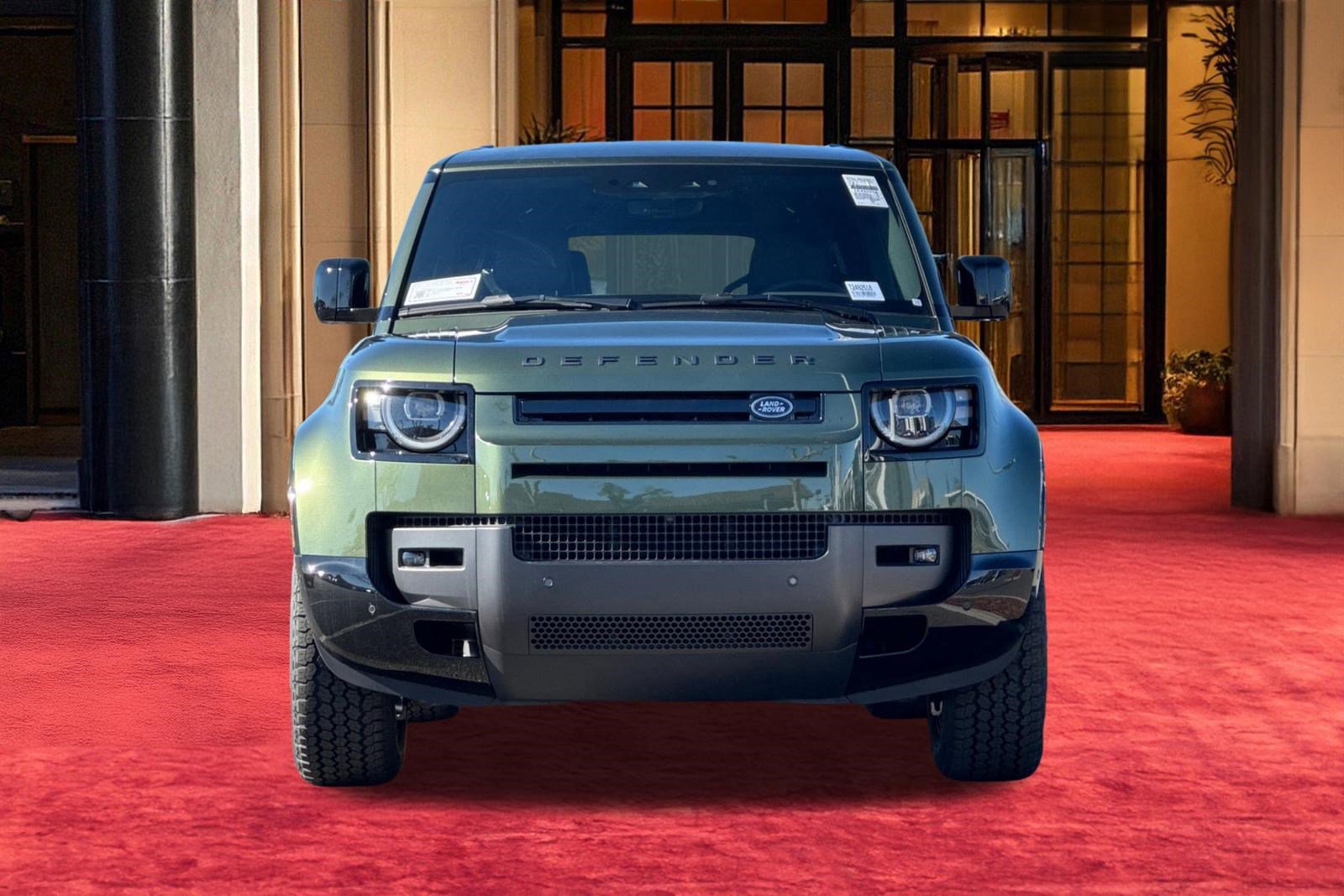 New 2026 Land Rover Defender 130 X-Dynamic SE image 5