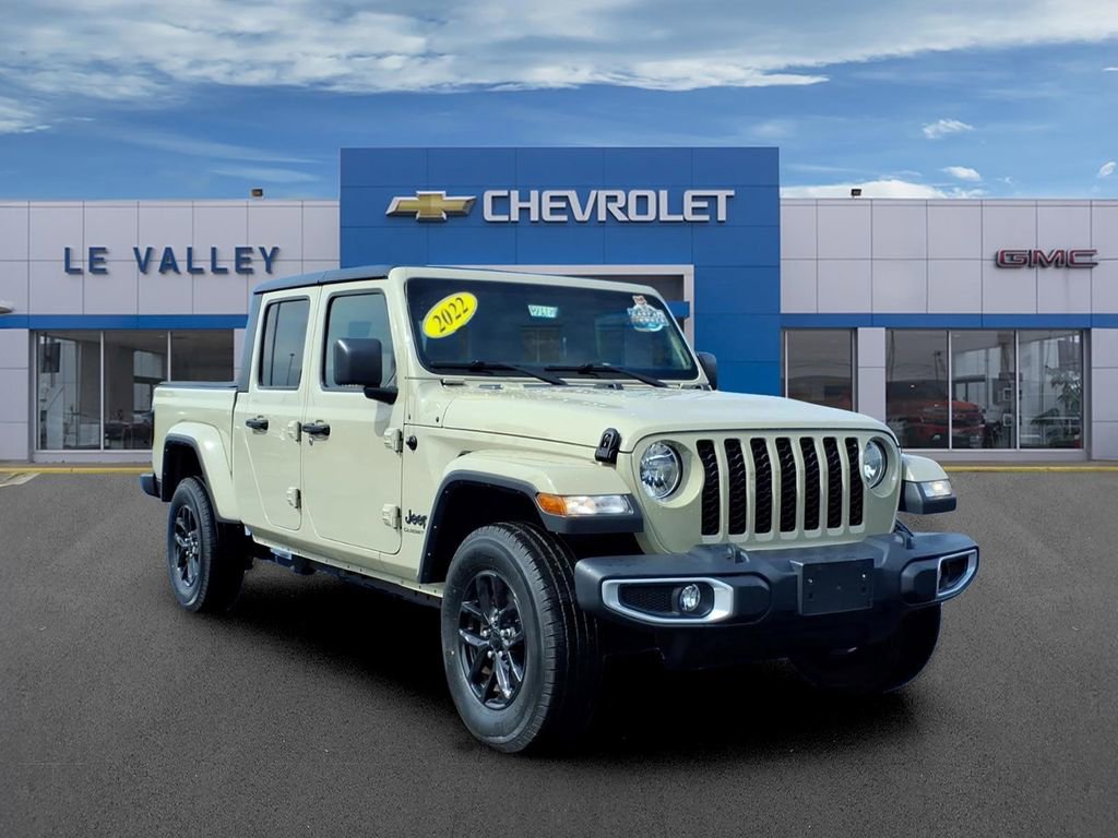Used 2022 Jeep Gladiator Sport AWD/4WD image 1