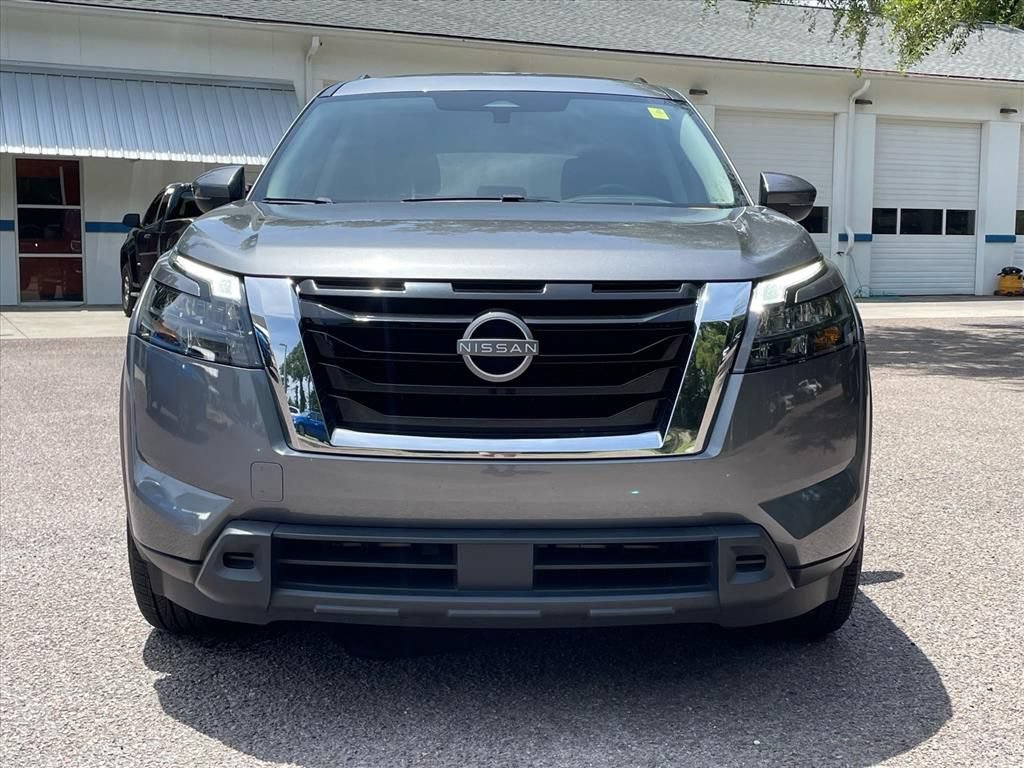 Used 2025 Nissan Pathfinder SV FWD image 27