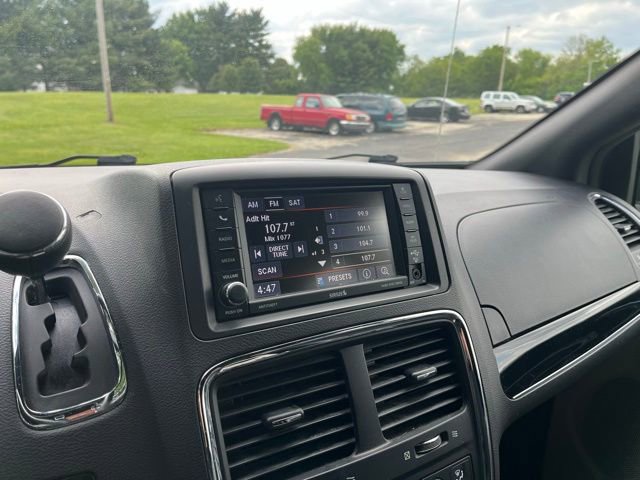 Used 2019 Dodge Grand Caravan SXT FWD image 15