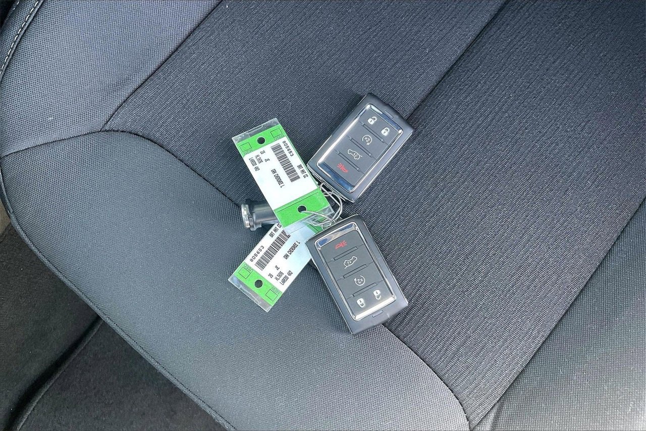 New 2025 Jeep Grand Cherokee L Laredo w/ Luxury Tech Group I image 32