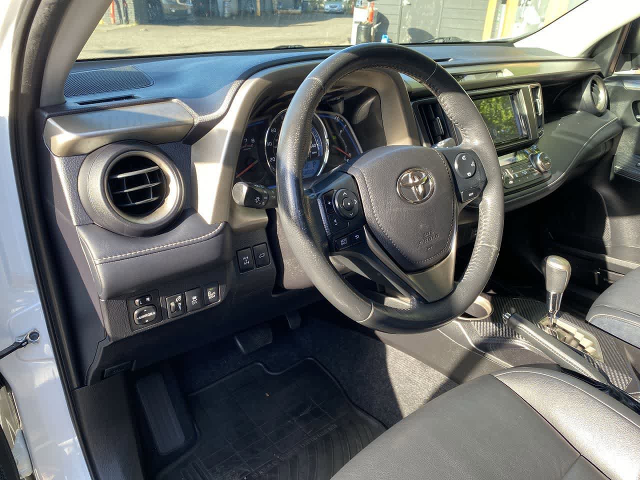 Used 2014 Toyota RAV4 Limited w/ Technology Package AWD/4WD image 2