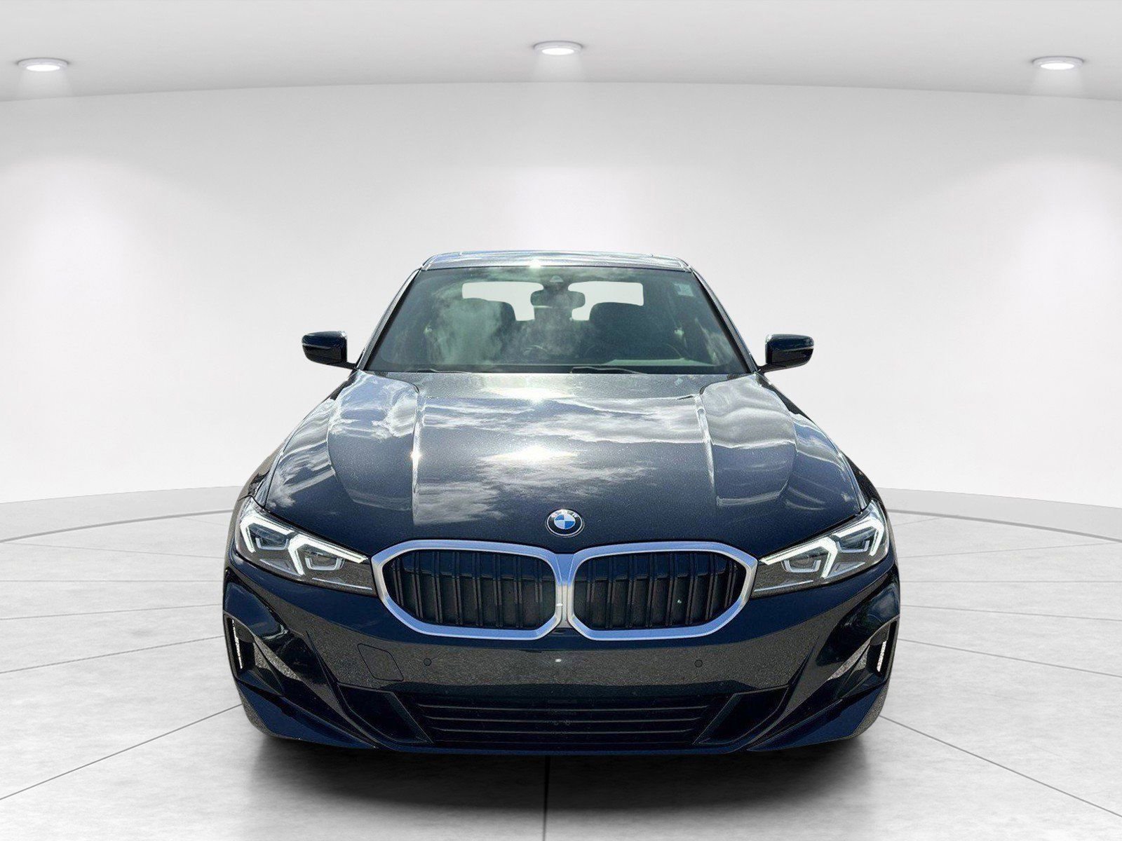 Certified 2025 BMW 330i Sedan image 2