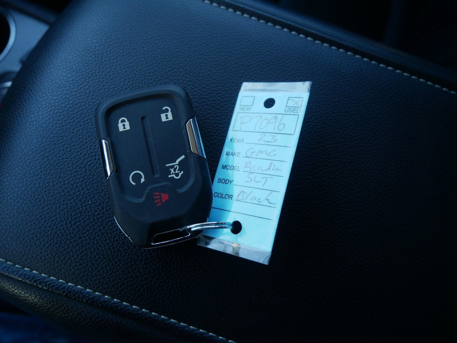 Used 2023 GMC Acadia SLT w/ Technology Package image 25