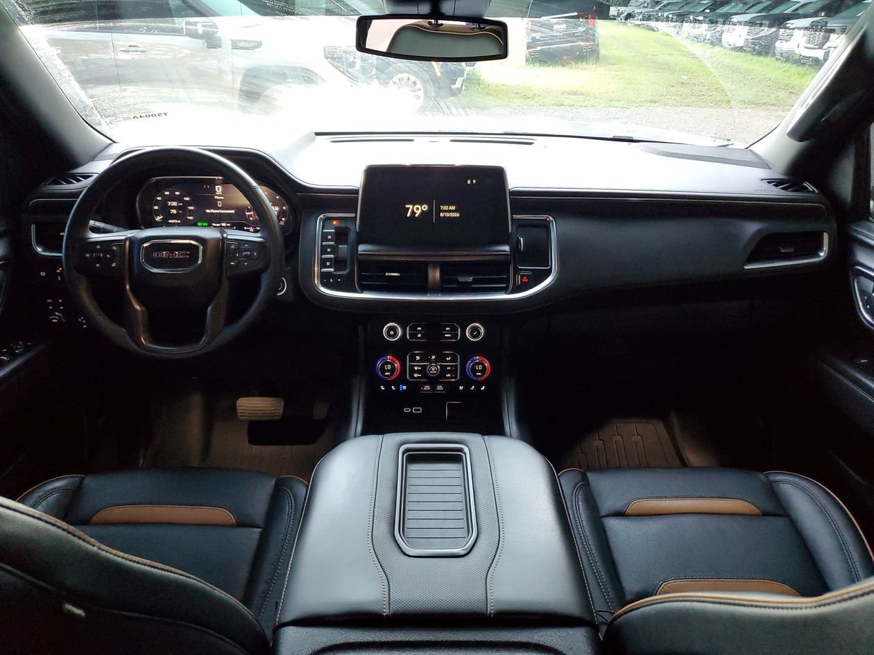 Used 2024 GMC Yukon AT4 w/ AT4 Premium Package AWD/4WD image 11
