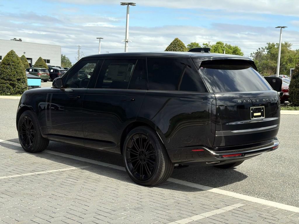 New 2026 Land Rover Range Rover Long Wheelbase SE image 3