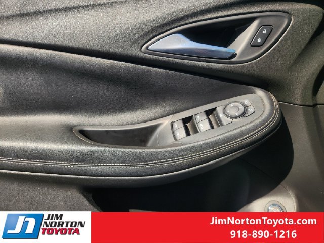 Used 2021 Buick Encore GX Select w/ Sport Touring Package FWD image 24