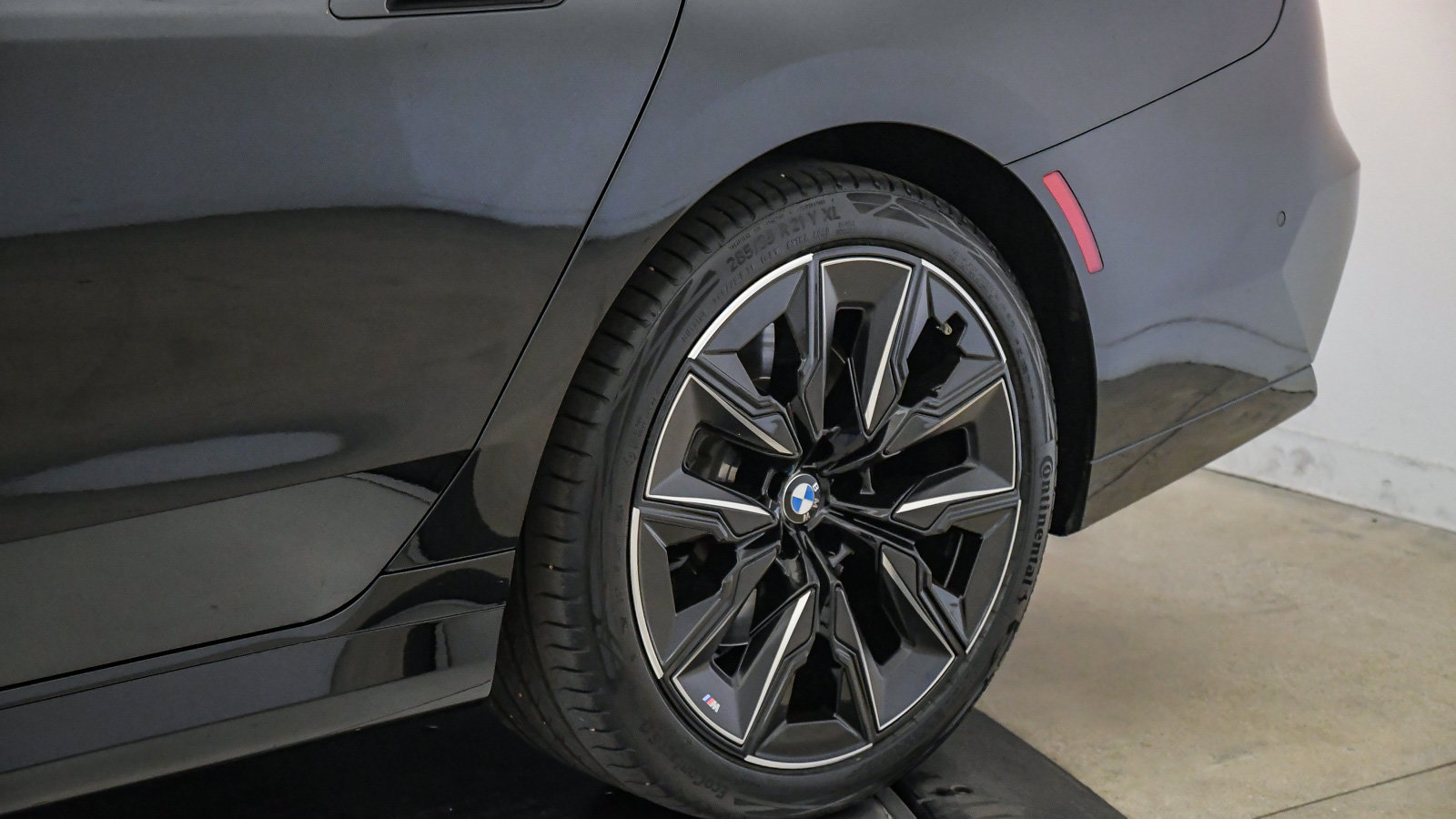 Certified 2023 BMW 740i w/ Parking Assistance Package RWD image 11