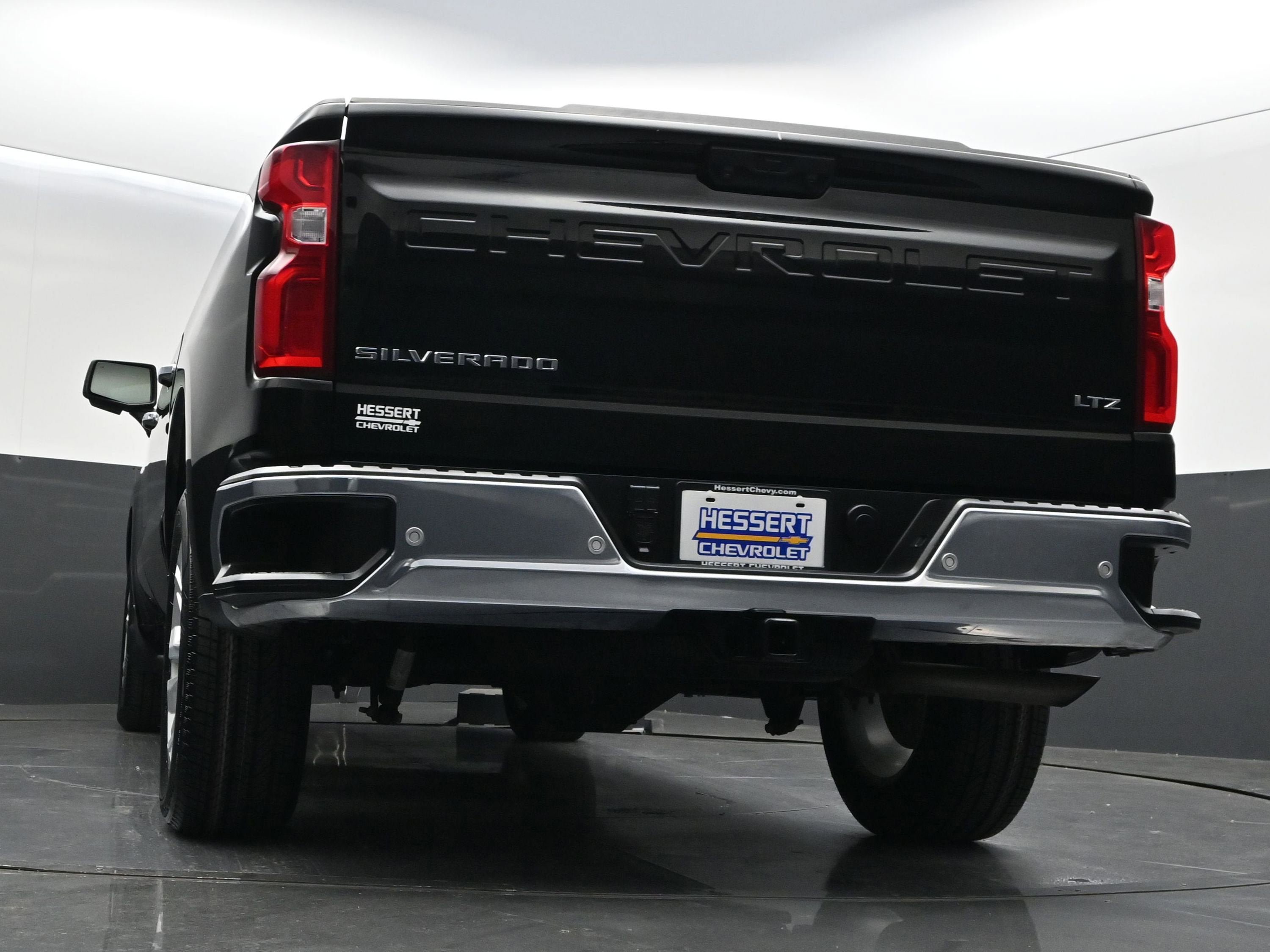 Certified 2023 Chevrolet Silverado 1500 LTZ w/ Technology Package AWD/4WD image 37