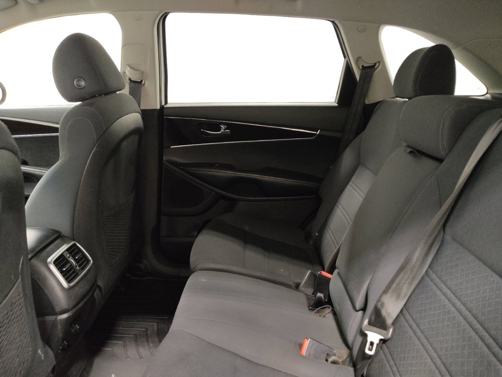 Used 2019 Kia Sorento AWD V6 image 18