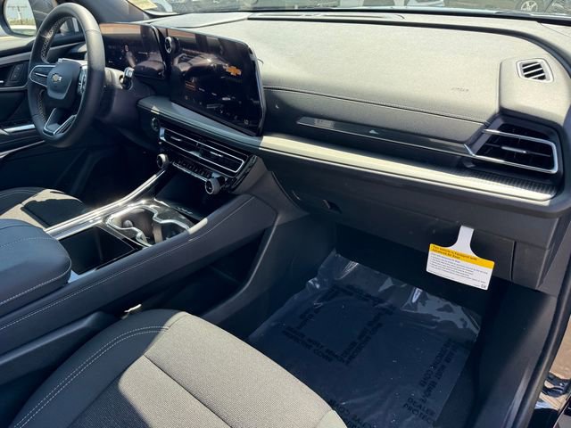 New 2026 Chevrolet Traverse LT w/ Sun and Wheel Package FWD image 6