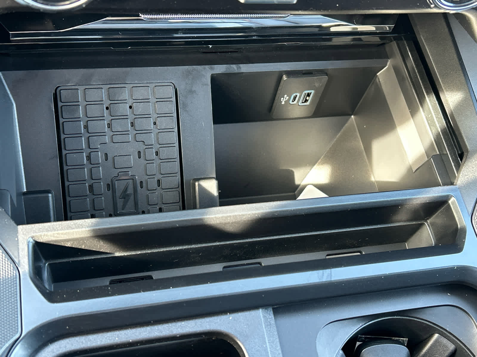 New 2026 Ford F250 Lariat w/ Black Appearance Package image 64