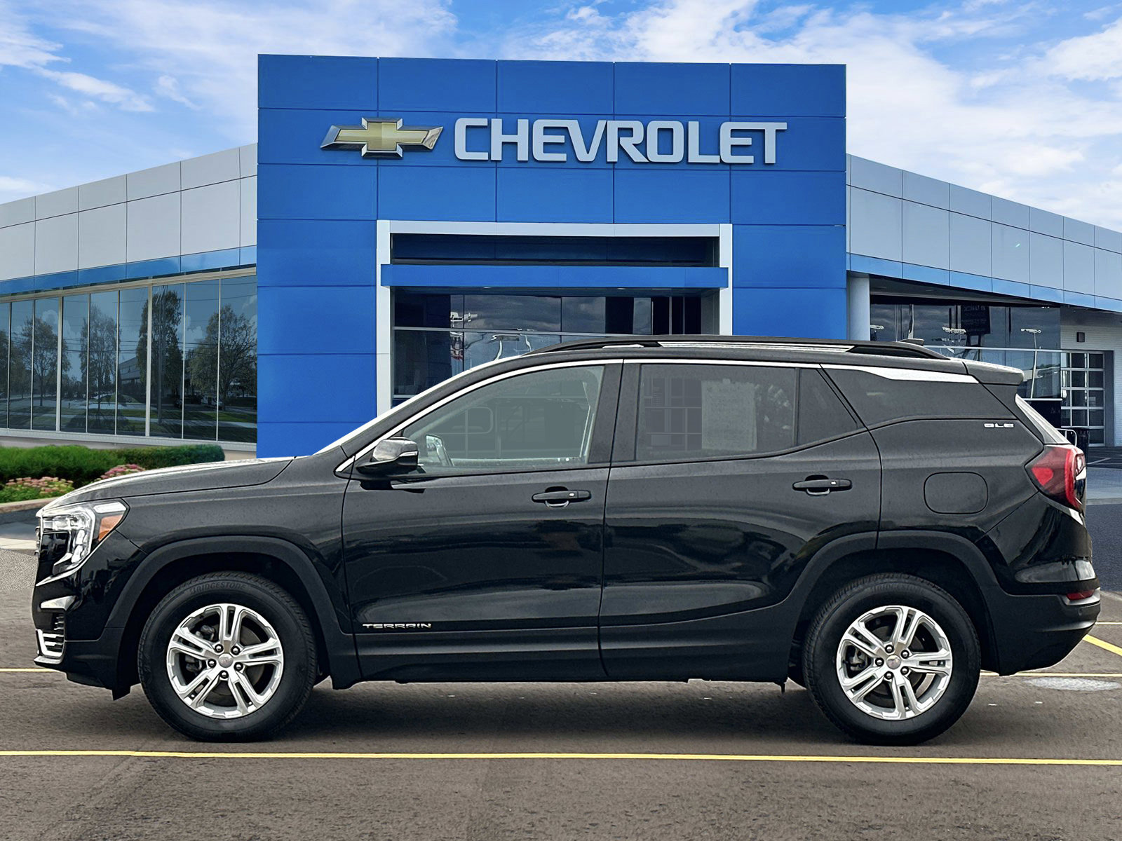 Certified 2024 GMC Terrain SLE w/ Driver Convenience Package AWD/4WD image 5
